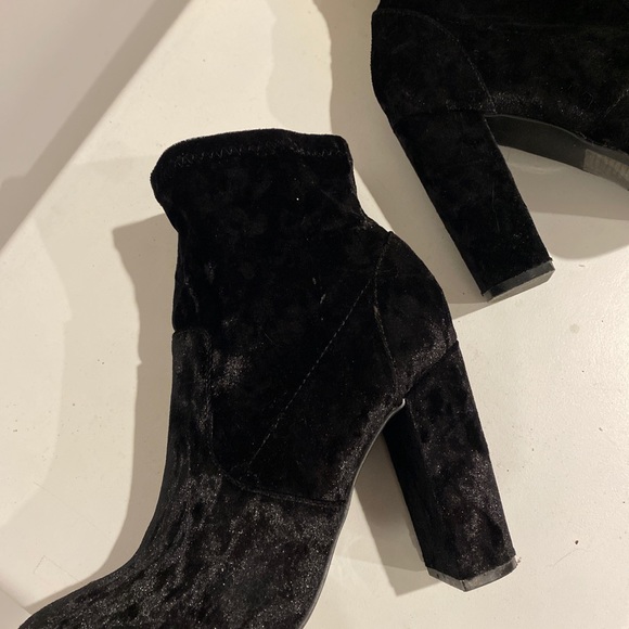 Velvet Heeled Boots - Picture 4 of 4